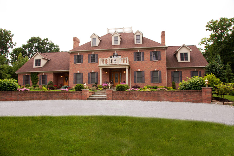 Luxurious Grand Manor w/ Warmth and Charm : Altoona, PA